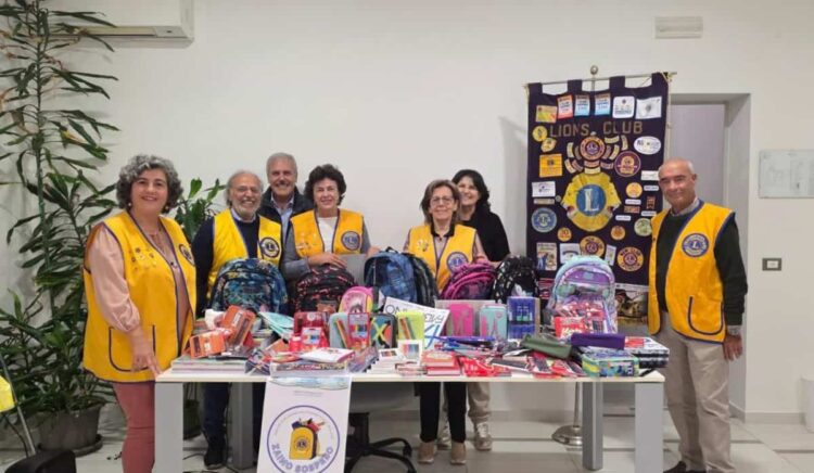Lions Club Ragusa: lo Zaino sospeso è un gesto di solidarietà che fa scuola