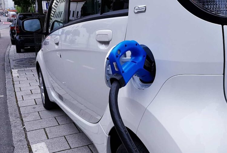 Bonus Auto Elettriche dal 15 ottobre: scarseggiano i modelli sotto i 7.000 euro