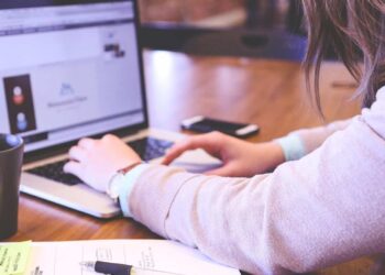 Bonus computer 2025: a chi tocca e come averlo