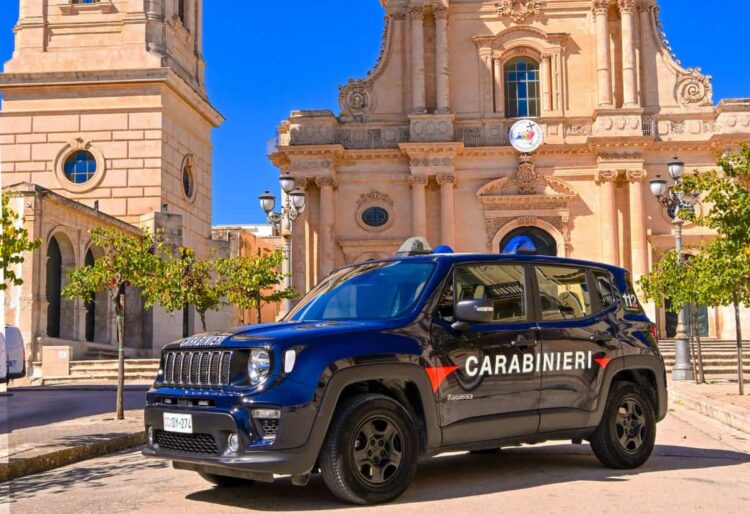 Saccheggiavano esercizi commerciali tra Ispica e Modica: 3 persone arrestate