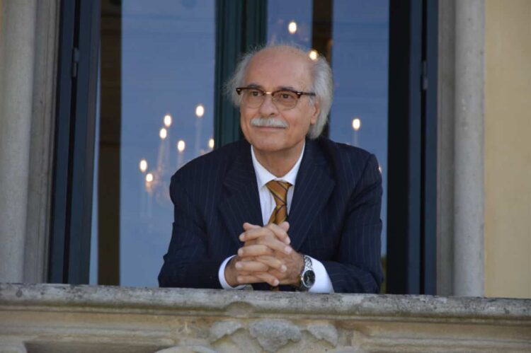 Modica, Poesia come vita: il nuovo libro di Domenico Pisana