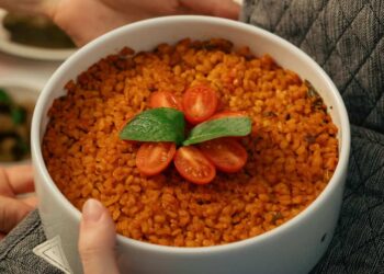 Il farro fa ingrassare? Calorie, porzioni ideali e come inserirlo nella dieta