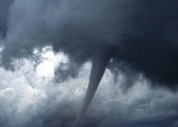 Maltempo Sicilia, temporali sul Ragusano: fulmini, allagamenti e funnel cloud
