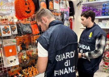 Ragusa, sequestrati 5.500 articoli non conformi per la festa di Halloween