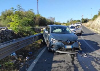 Incidente tra Comiso e Vittoria, scontro tra auto e Suv: un ferito