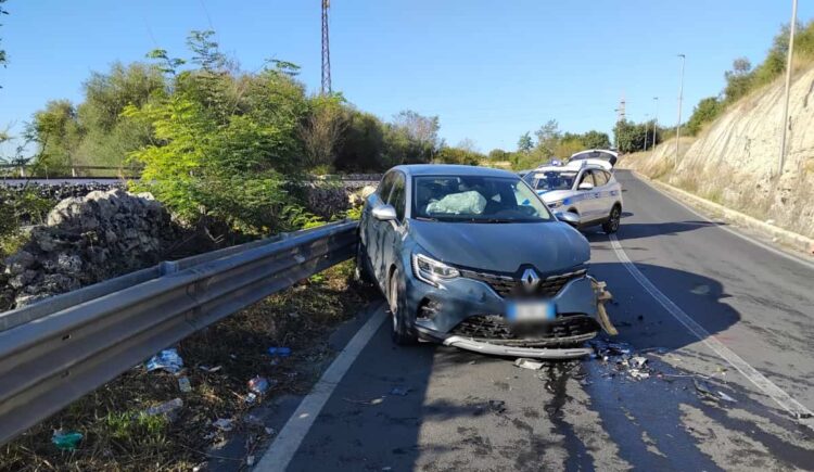 Incidente tra Comiso e Vittoria, scontro tra auto e Suv: un ferito