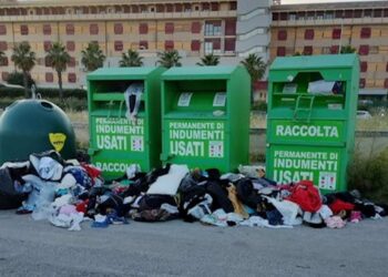 Modica, addio ai cassonetti raccolta abiti e telecamere per chi sporca
