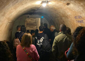 Ragusa, lunga coda per vedere il rifugio antiaereo