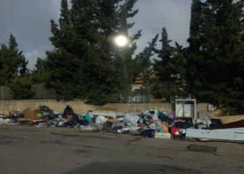 Ragusa e le discariche di vestiti a cielo aperto