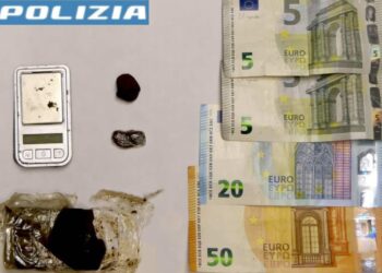 Vittoria, arrestato minorenne trovato in possesso di sostanza stupefacente