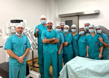 L'urologo siciliano Angelo Territo ha coordinato l'equipe del primo trapianto renale robotico in Romania
