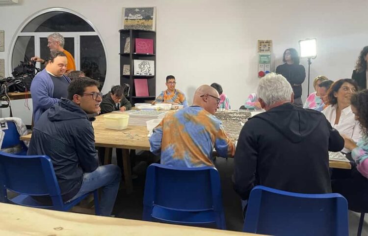 Pietrangolare, a Chiaramonte Gulfi il laboratorio di mosaico per ragazzi diversamente abili