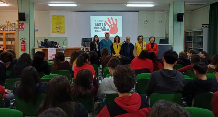 Lions Club Ragusa Host e Liceo Vico: uniti per dire No alla violenza di genere