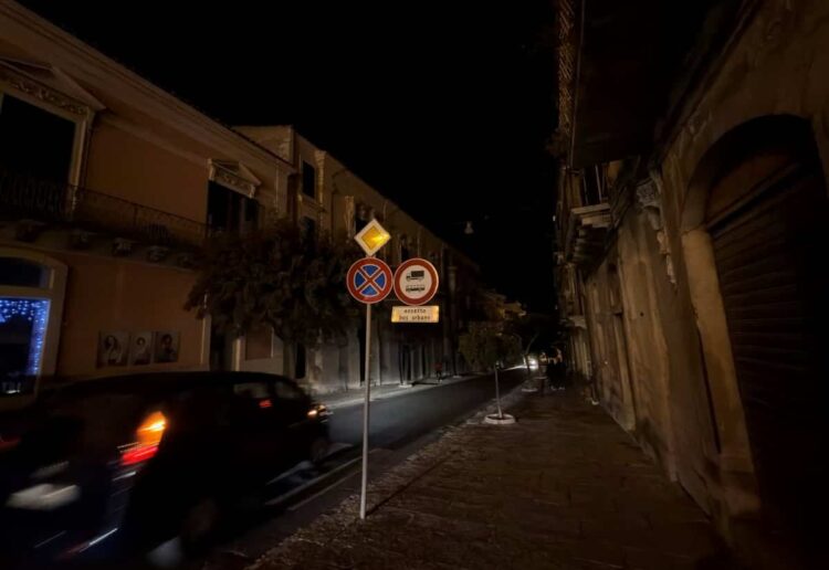 Ragusa, intere zone del centro storico al buio: servono fatti concreti