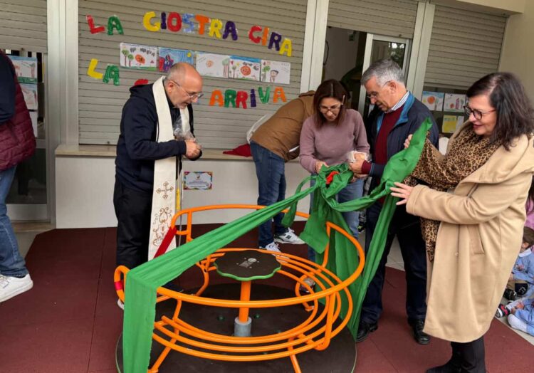 Giarratana, donata una giostrina alla scuola dell'Infanzia Capuana