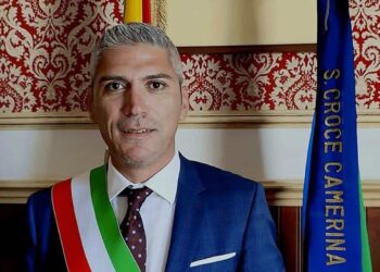 Modica, auto GdF incendiate: la solidarietà del sindaco di Santa Croce Camerina