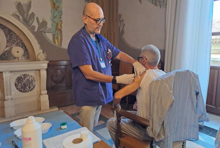 Asp Ragusa, campagna antinfluenzale in Prefettura: vaccinati i dipendenti degli enti locali