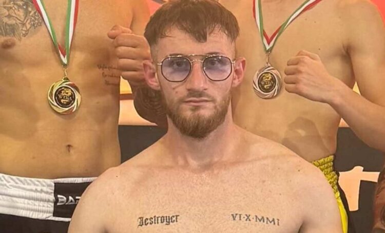 Incidente, si schianta con l'auto contro un palo: morto Cristian Matteo D'Agostino di 24 anni