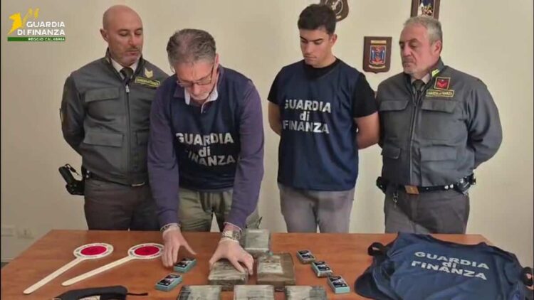 Ragusano arrestato a Villa San Giovanni con 7 chili di droga diretti in Sicilia
