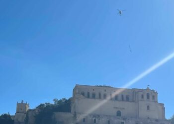 Scicli, elicottero danza tra San Matteo e Santa Maria La Nova: ecco il VIDEO