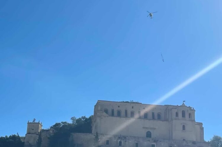 Scicli, elicottero danza tra San Matteo e Santa Maria La Nova: ecco il VIDEO