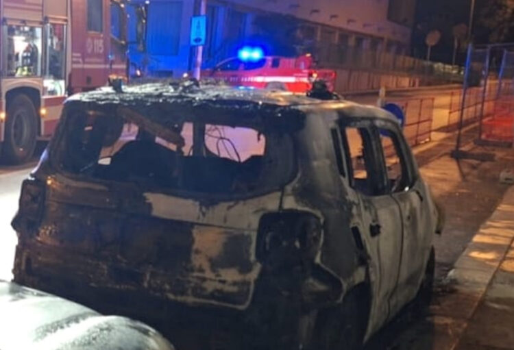Attacco incendiario alla Guardia di Finanza a Modica (Ragusa): solidarietà alle Fiamme Gialle