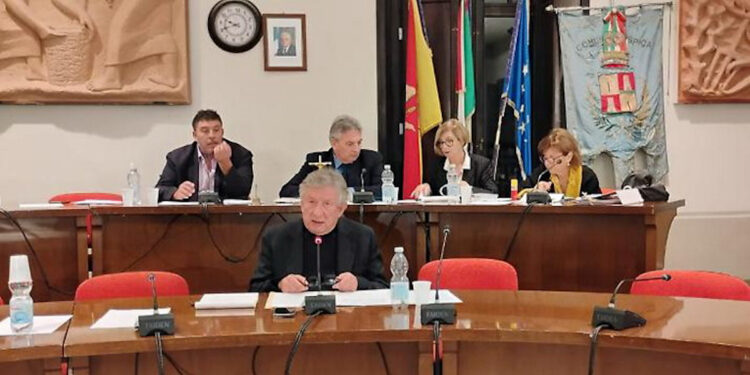 spica, approvata la mozione di sfiducia al sindaco Leontini: farà ricorso