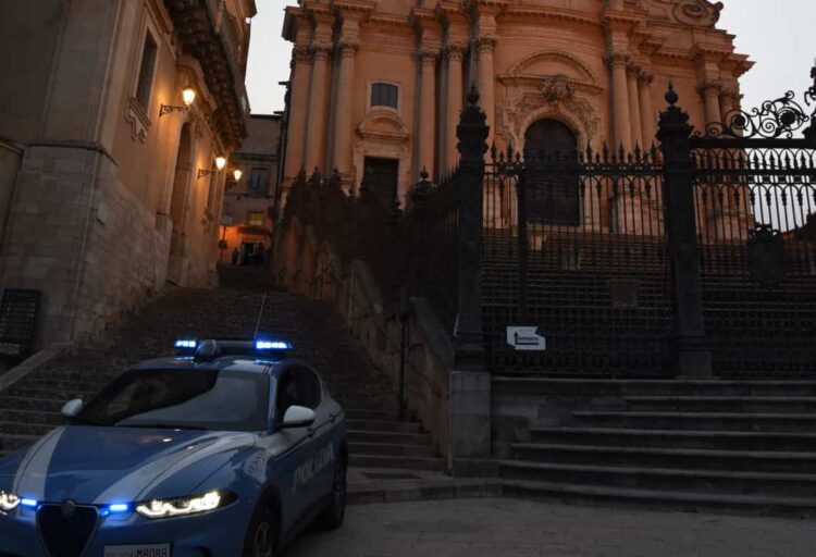 Ragusa, fuochi pirotecnici abusivi sul sagrato di San Giorgio di Ibla, denunciato vittoriese 