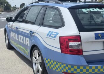 Modica: la Polizia Stradale ritrova e soccorre una persona anziana.