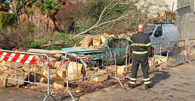 Tromba d'aria a Mazara del Vallo: ingenti danni