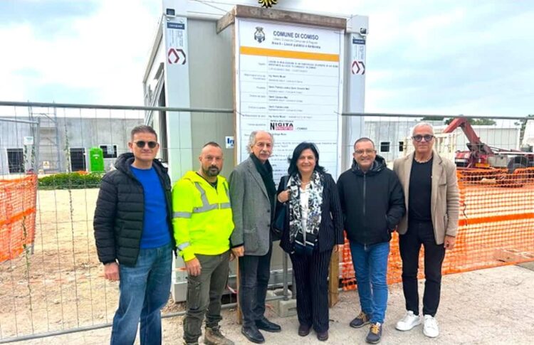 Comiso, consegnati i lavori per la realizzazione del parcheggio antistante l'istituto Carducci