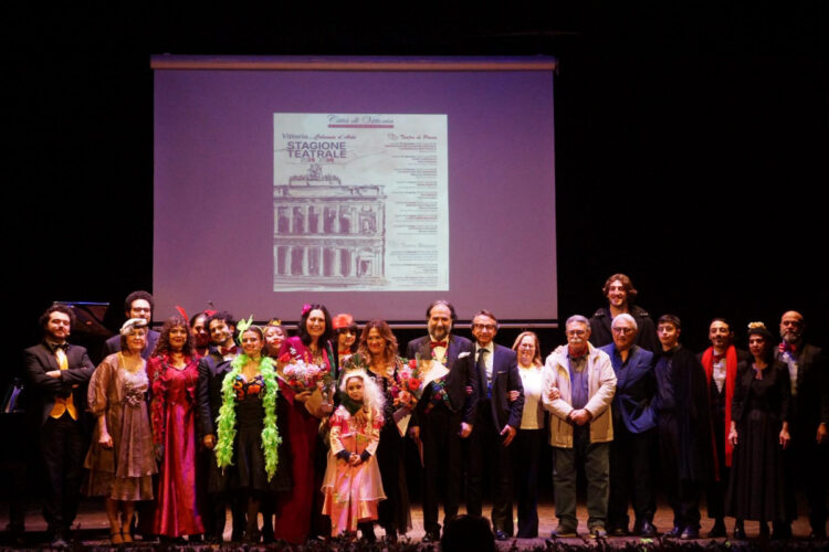 La Compagnia G.o.D.o.T. porta al Teatro di Vittoria il Canto di Natale di Charles Dickens