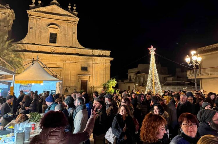 La magia di Giarratana accende la Sagra della Porchetta: tradizione e atmosfera natalizia