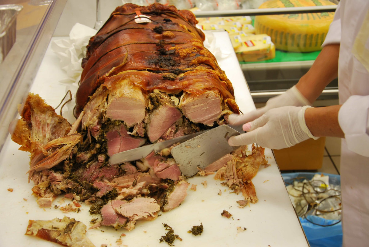 Sagra della porchetta a Giarratana: musica e mercatini di Natale