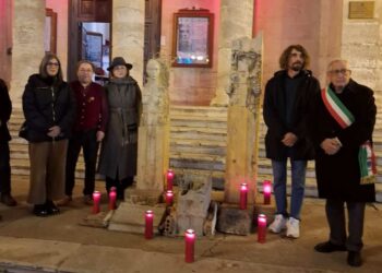 Guerra, sacra, in famiglia a Vittoria