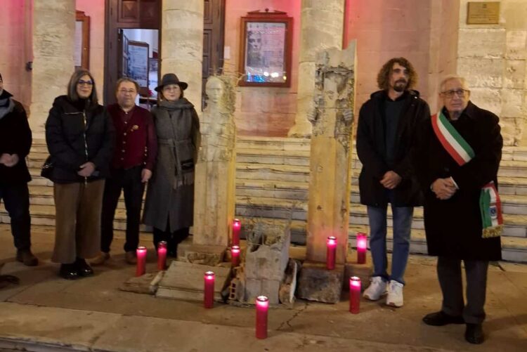 Guerra, sacra, in famiglia a Vittoria