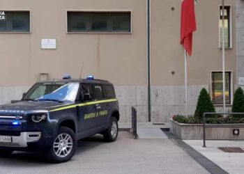 Palermo, militare libero dal servizio evita una tragedia: salvata una donna