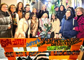 Comiso, una panchina contro la violenza sulle donne