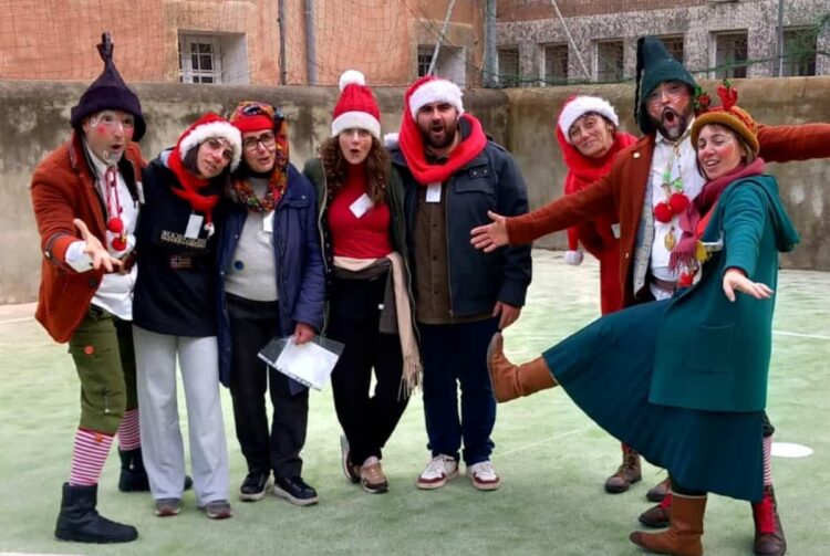 A Natale gioia e abbracci attorno a un pallone nel carcere di Ragusa