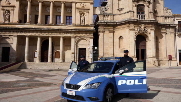 Vittoria, minacce e atti persecutori nei confronti dell’ex compagna: misura cautelare