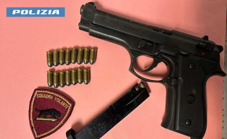Vittoria, si presenta sotto l’abitazione della ex moglie armato di pistola: arrestato