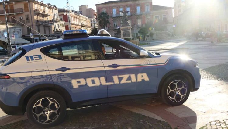 Vittoria, arrestato dopo aver ceduto hashish ad un minore
