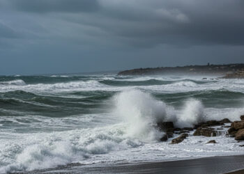 Mare agitato costa siciliana