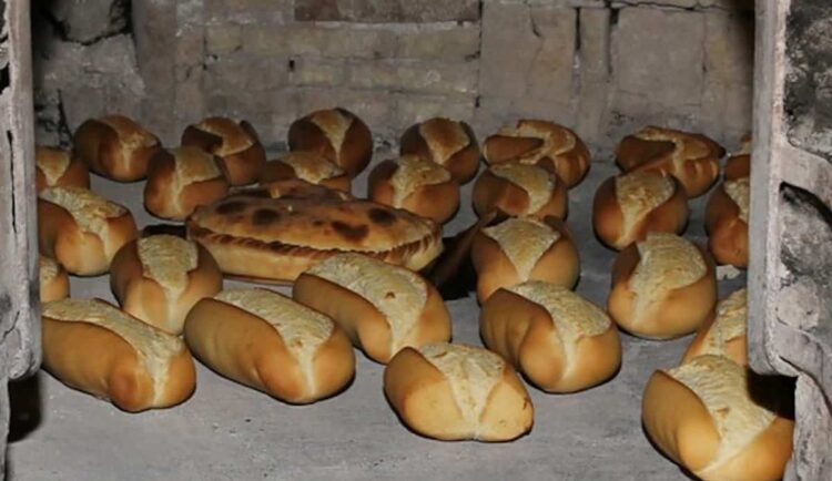 La storia del pane in Sicilia: pani schittu cala rittu