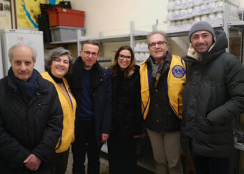 Lions Club Ragusa Host dona spesa ai bisognosi