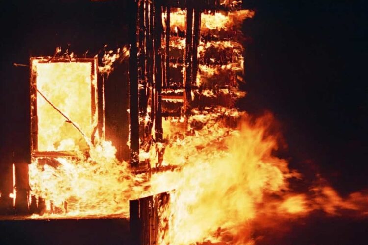 Vittoria, eroico intervento scongiura tragedia