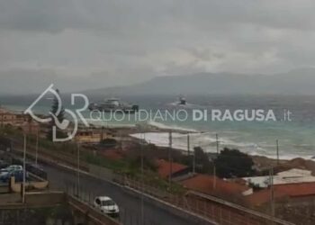 Ciclone Harry, lo Stretto di Messina nella tempesta: attesa proroga dell'allerta VIDEO