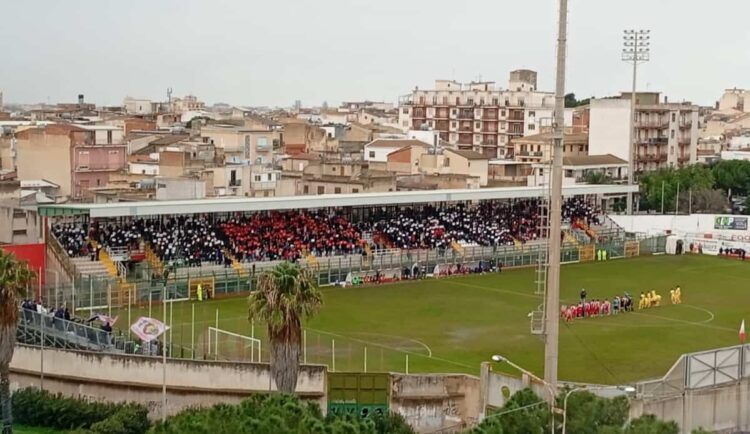 Stadio Vittoria, consegnati i lavori per la nuova illuminazione