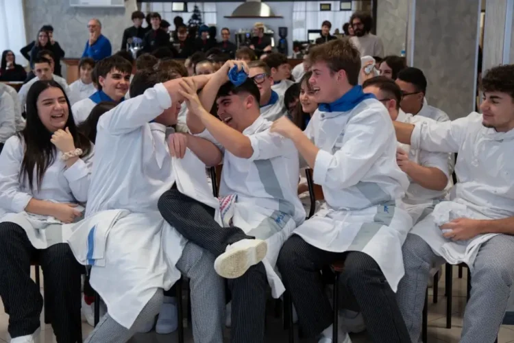 L’Istituto Alberghiero Marconi di Vittoria brilla al Cooking Quiz e conquista la Finale Internazionale di Parma