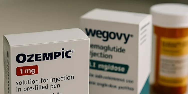 Confezioni di farmaci anti‑obesità su un tavolo clinico